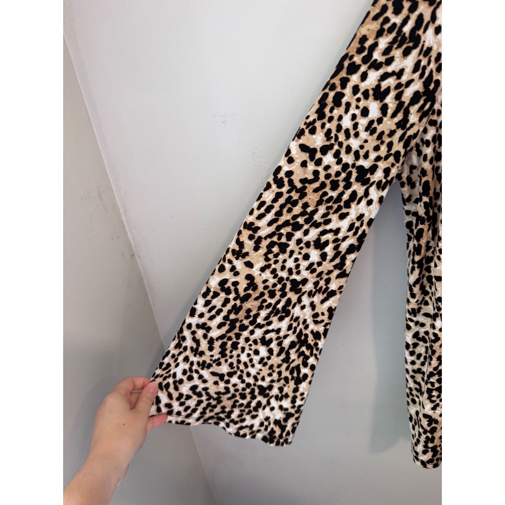 Cato Womens XL Leopard Print Lattice V-Neck Long Sleeve Swing Top Blouse RN37080 - Picture 4 of 10
